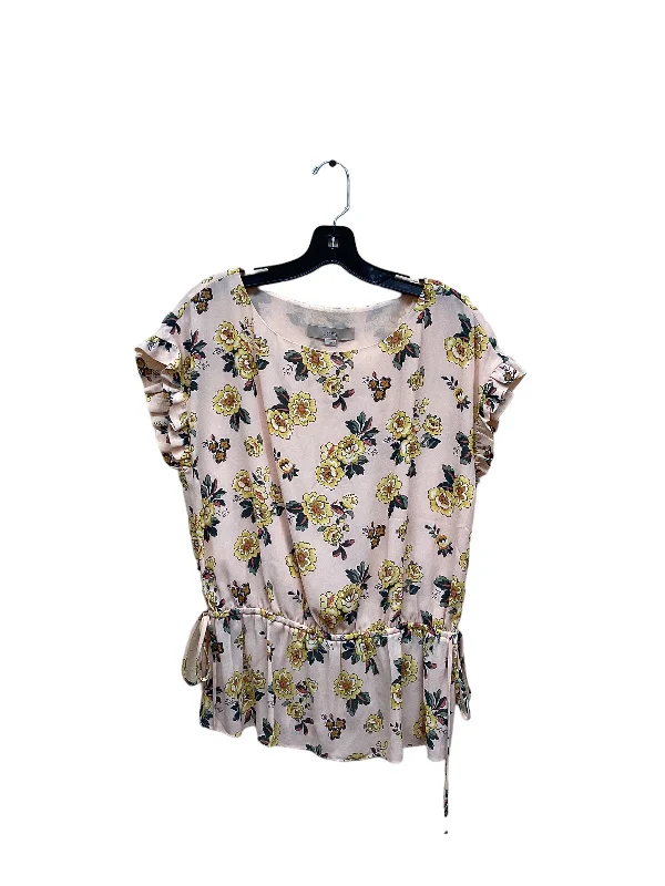 women's tops for those who want to wear pieces that are both functional and fashionablewomen's T-shirts with personalized messagesTop Short Sleeve By Loft  Size: S